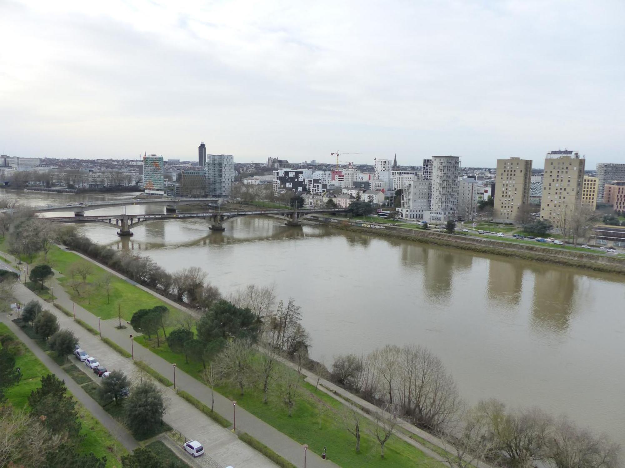 Vulcain 4, 14eme, Ile De Nantes, Vue Exceptionnelle Avec Parking Appartement *